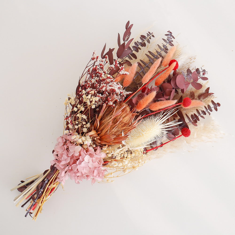 Dried flower bouquet