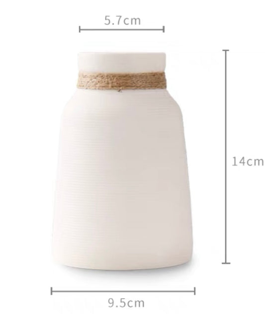 ceramic vase 14cm