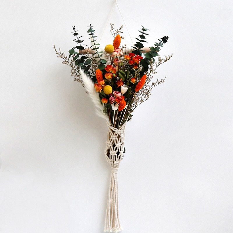 Weave mesh bag with dried flower bouquet