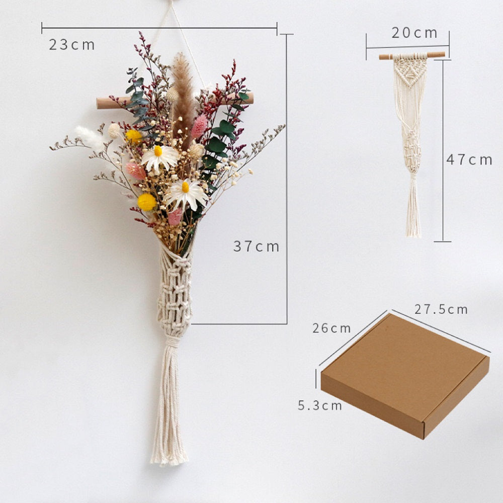 Weave mesh bag with dried flower bouquet