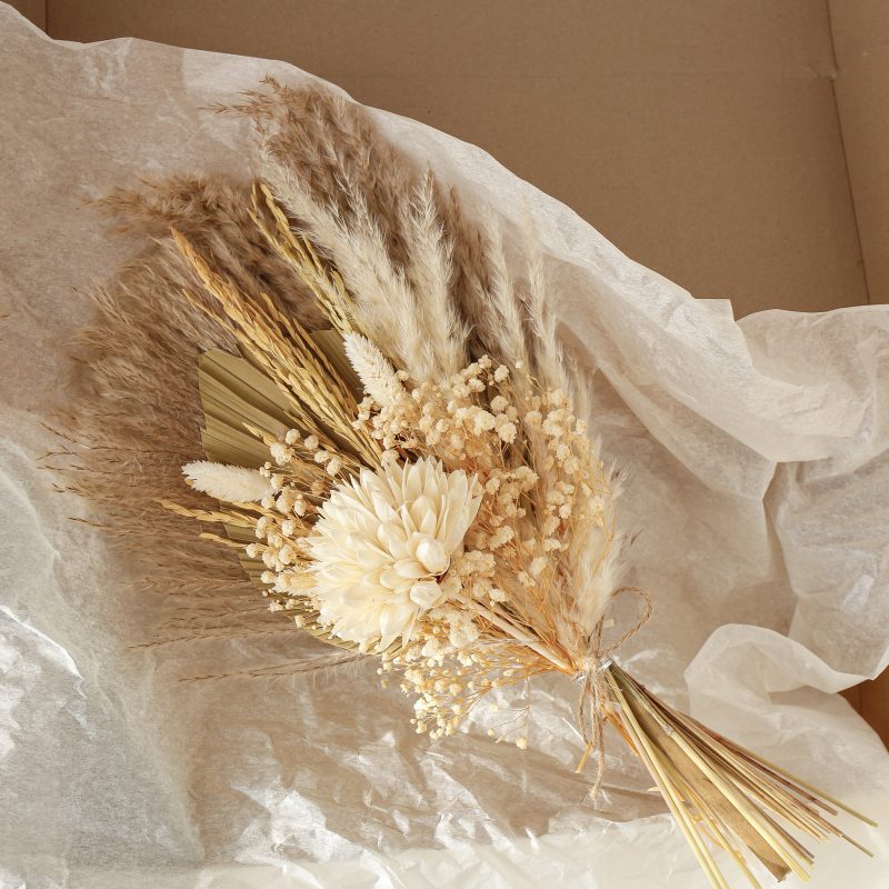 ready to retail, pampas grass mixed bouquet, preserved