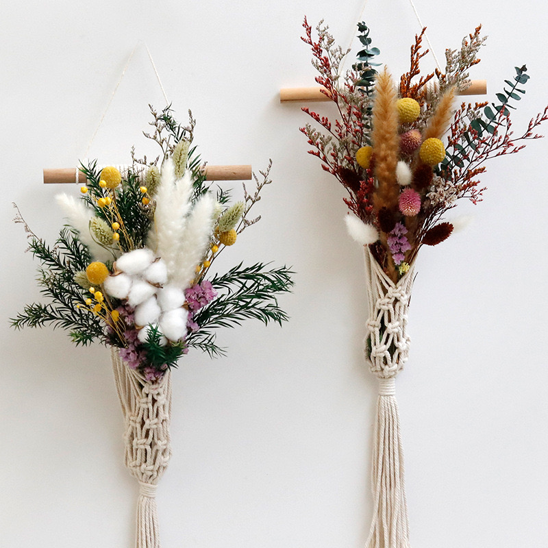 Weave mesh bag with dried flower bouquet