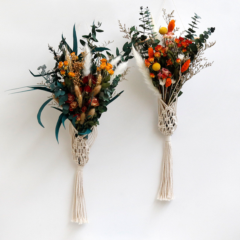 Weave mesh bag with dried flower bouquet