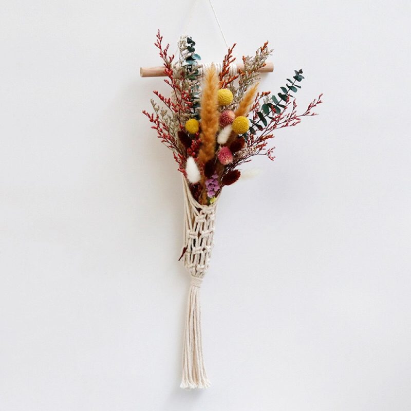 Weave mesh bag with dried flower bouquet